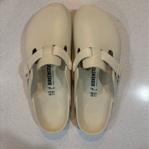 Birkenstock Women’s EVA Cream Clogs